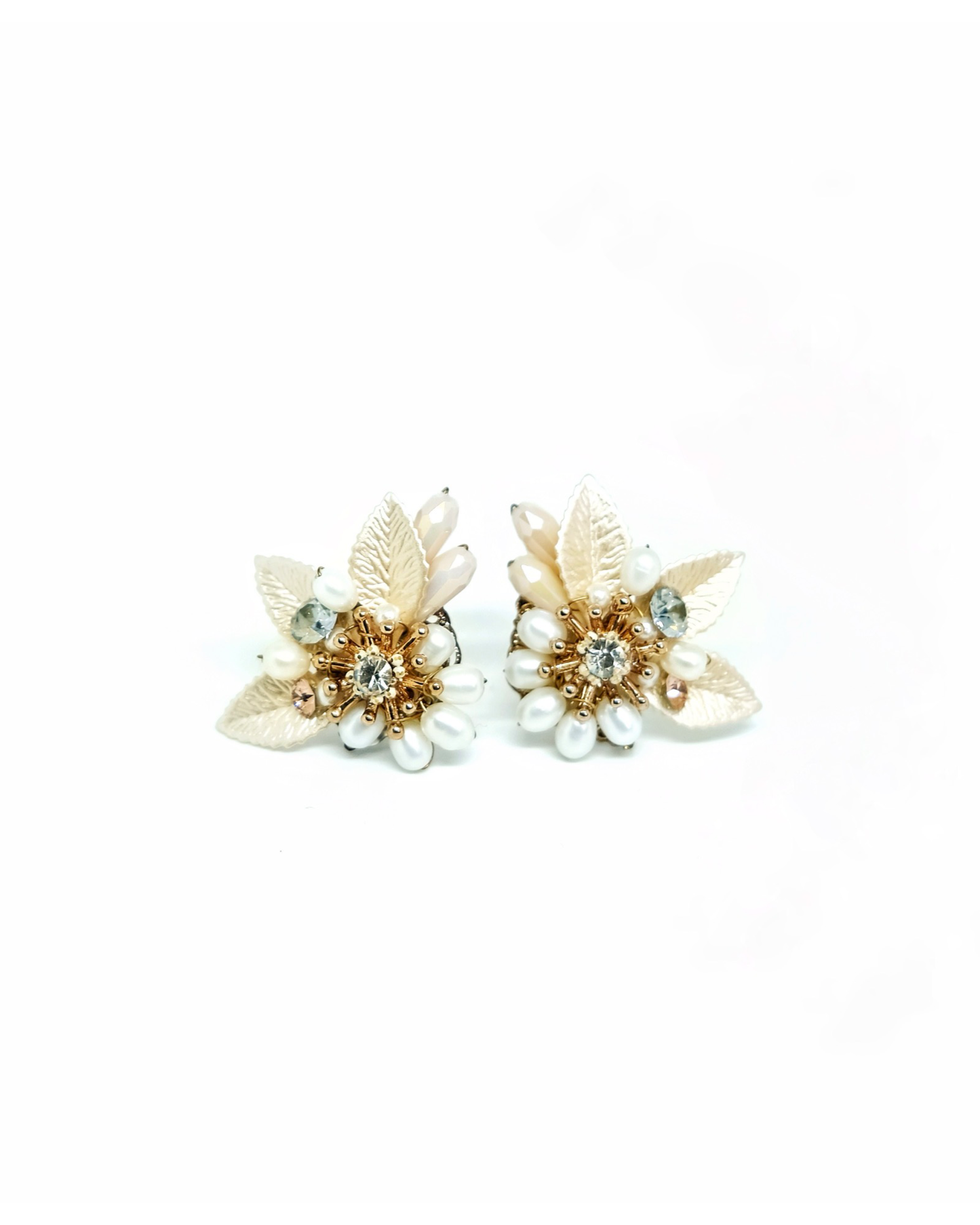 Apricia Cream Earrings
