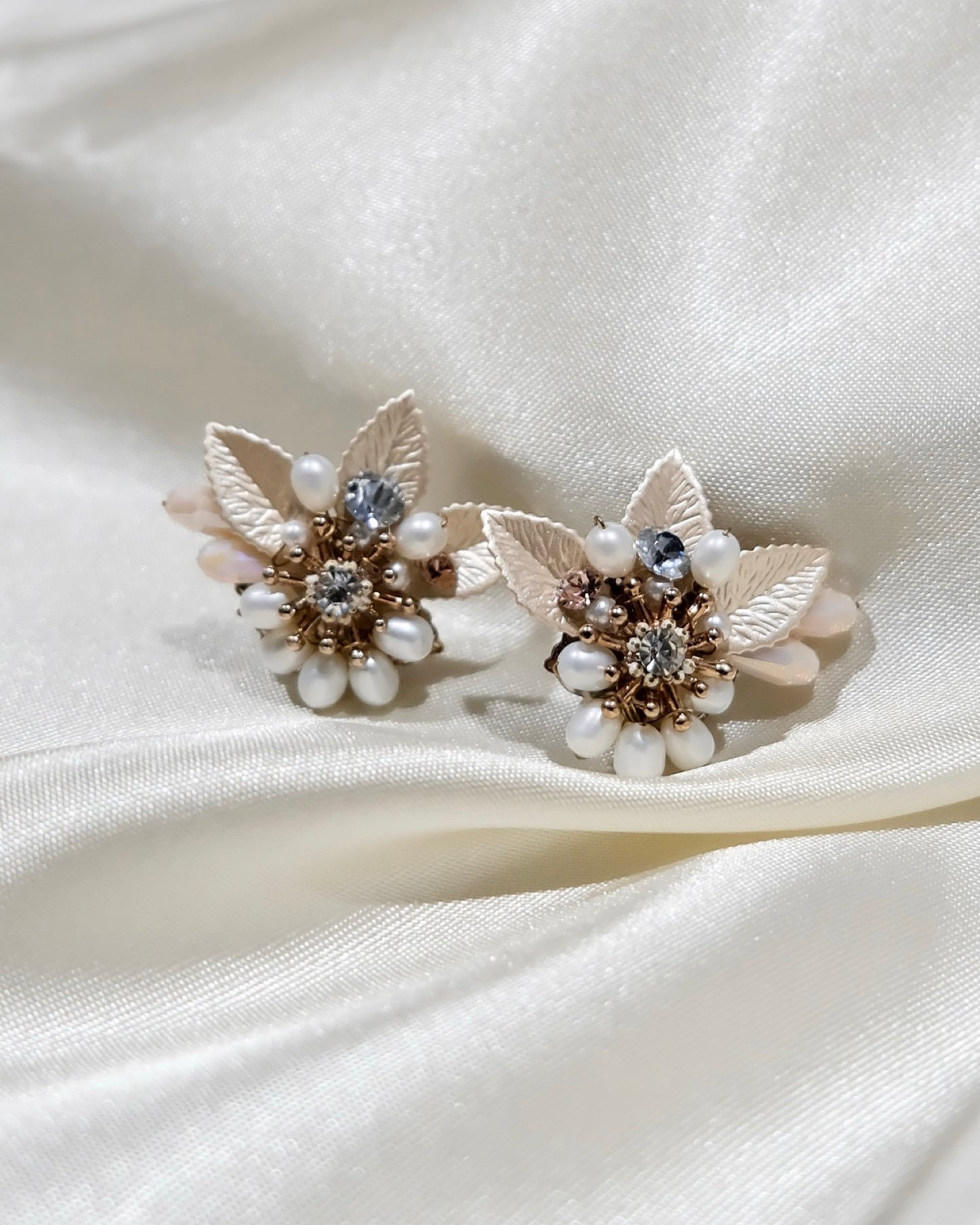 Apricia Cream Earrings