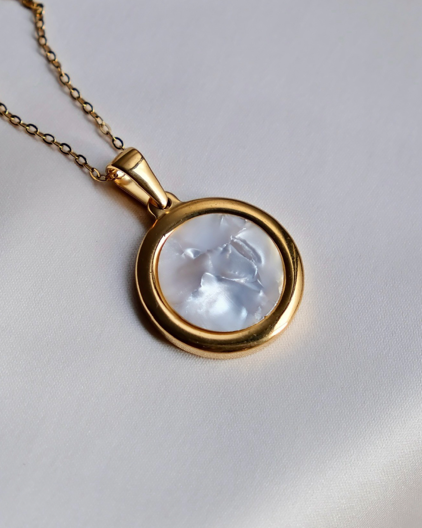 Round Capiz Pearl Nacklace