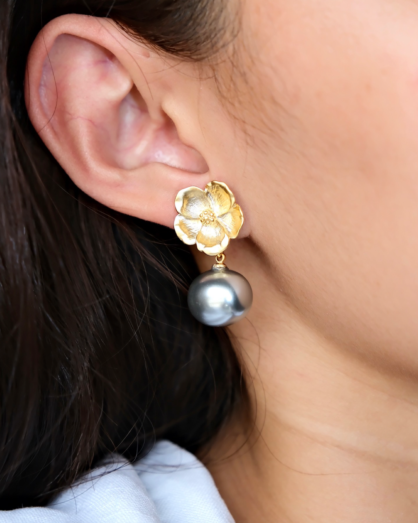 Aria Earrings Gray Pearl