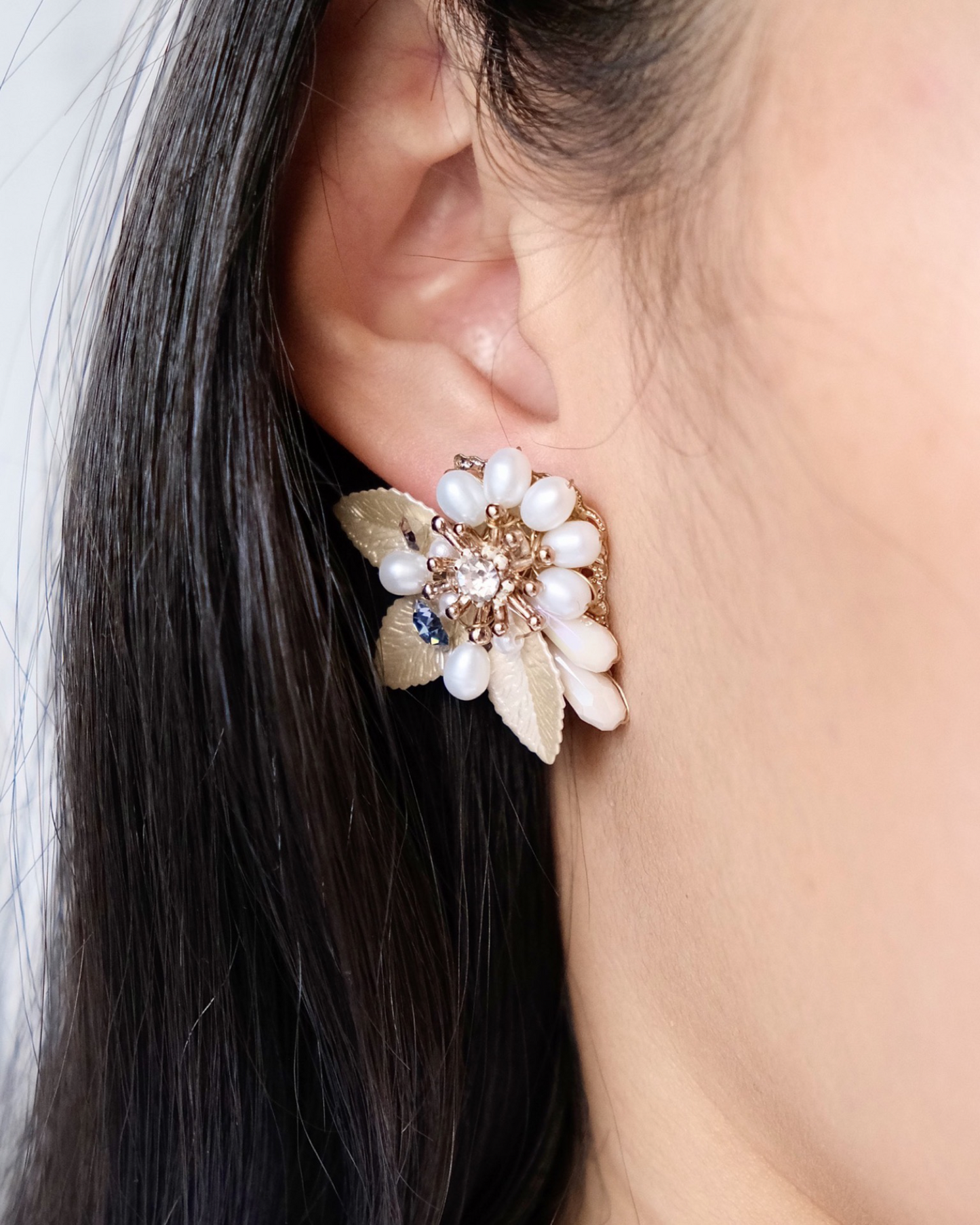 Apricia Cream Earrings