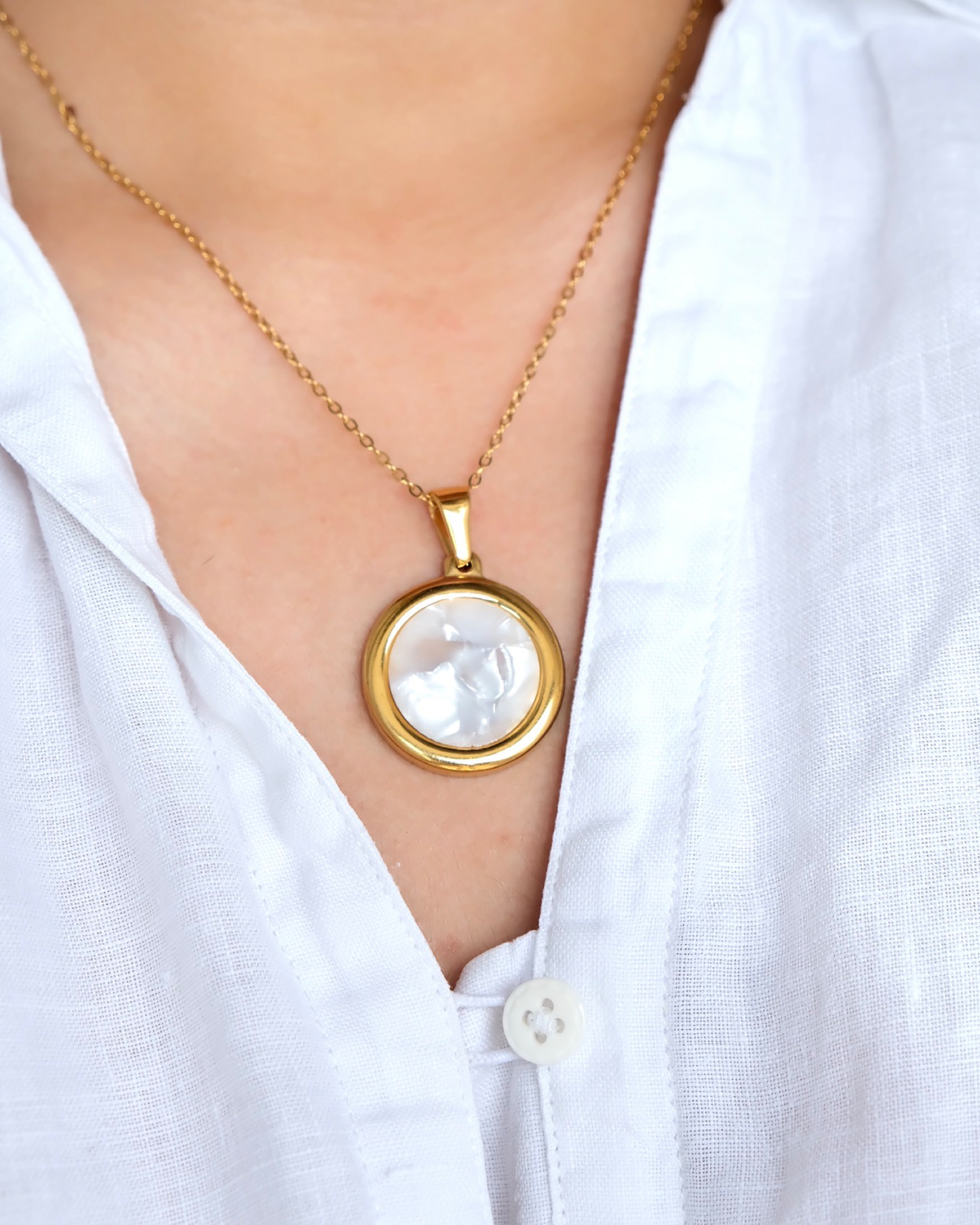 Round Capiz Pearl Nacklace
