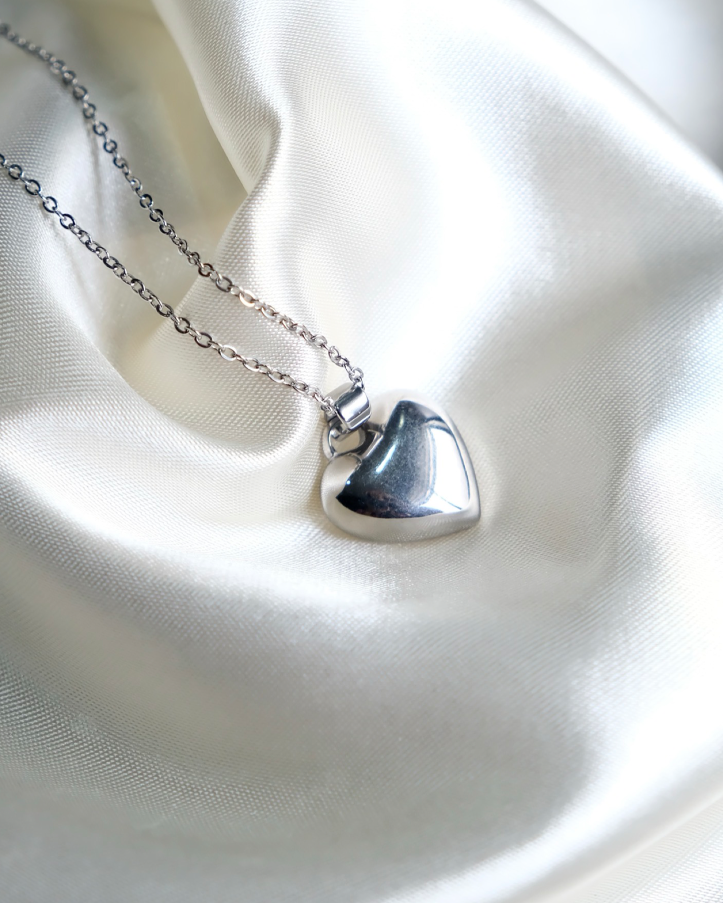 Puff Heart Necklace Gold