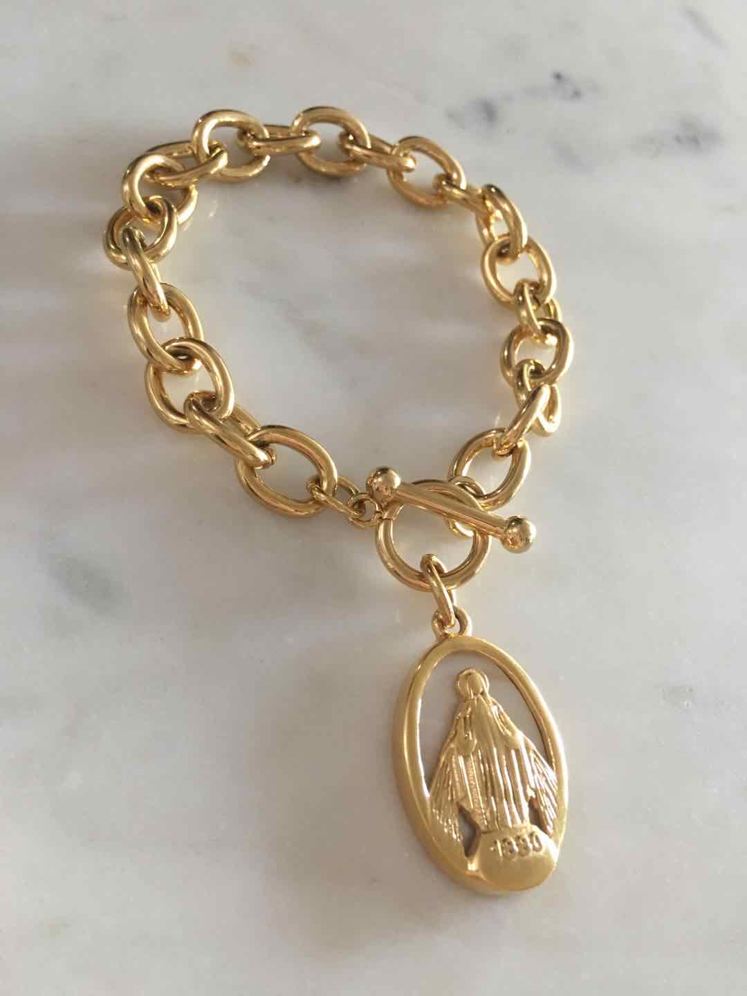 Harper chain with Miraculous Medal charm