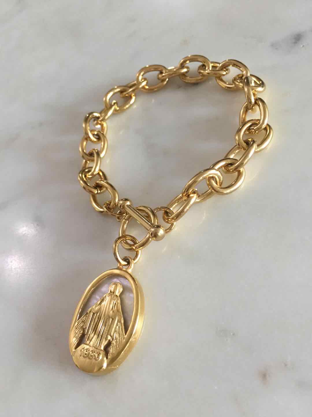 Harper chain with Miraculous Medal charm