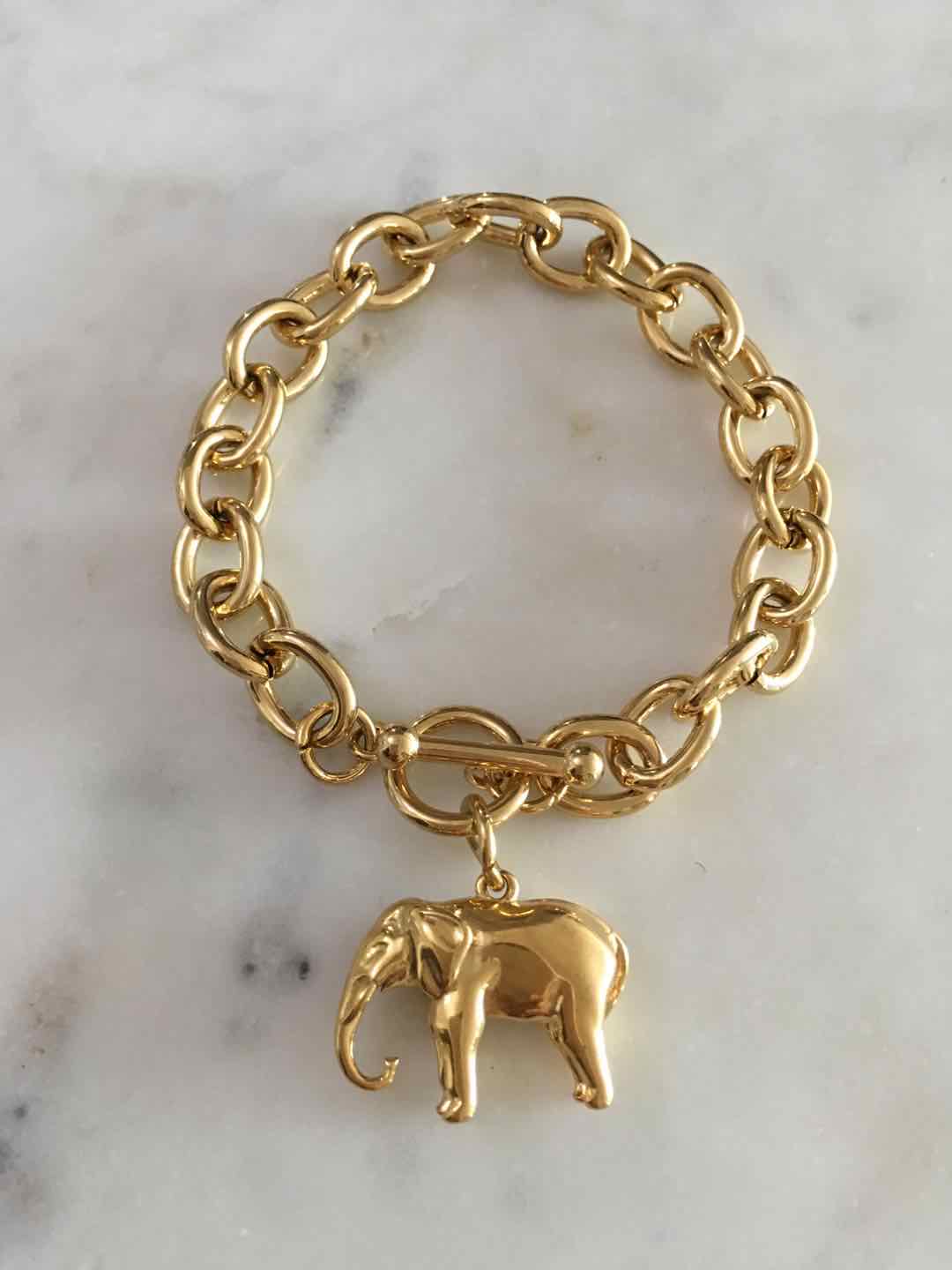 Harper chain with elephant charm