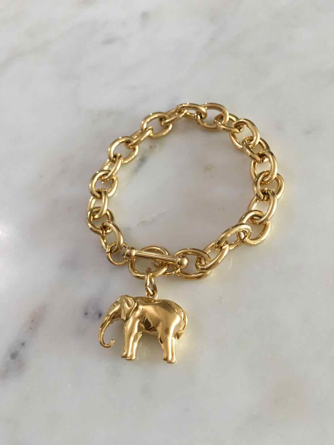 Harper chain with elephant charm