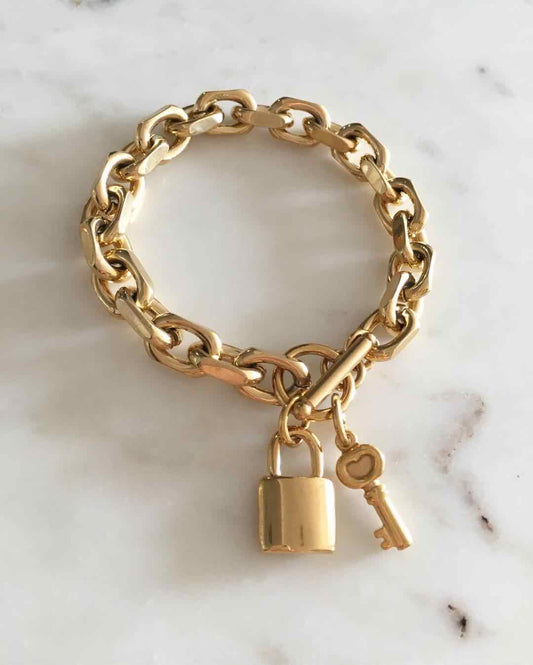 Zoe chain with lock and key charm