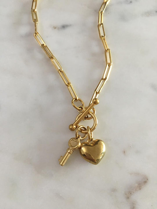 Shiloh chain with small key and heart pendant