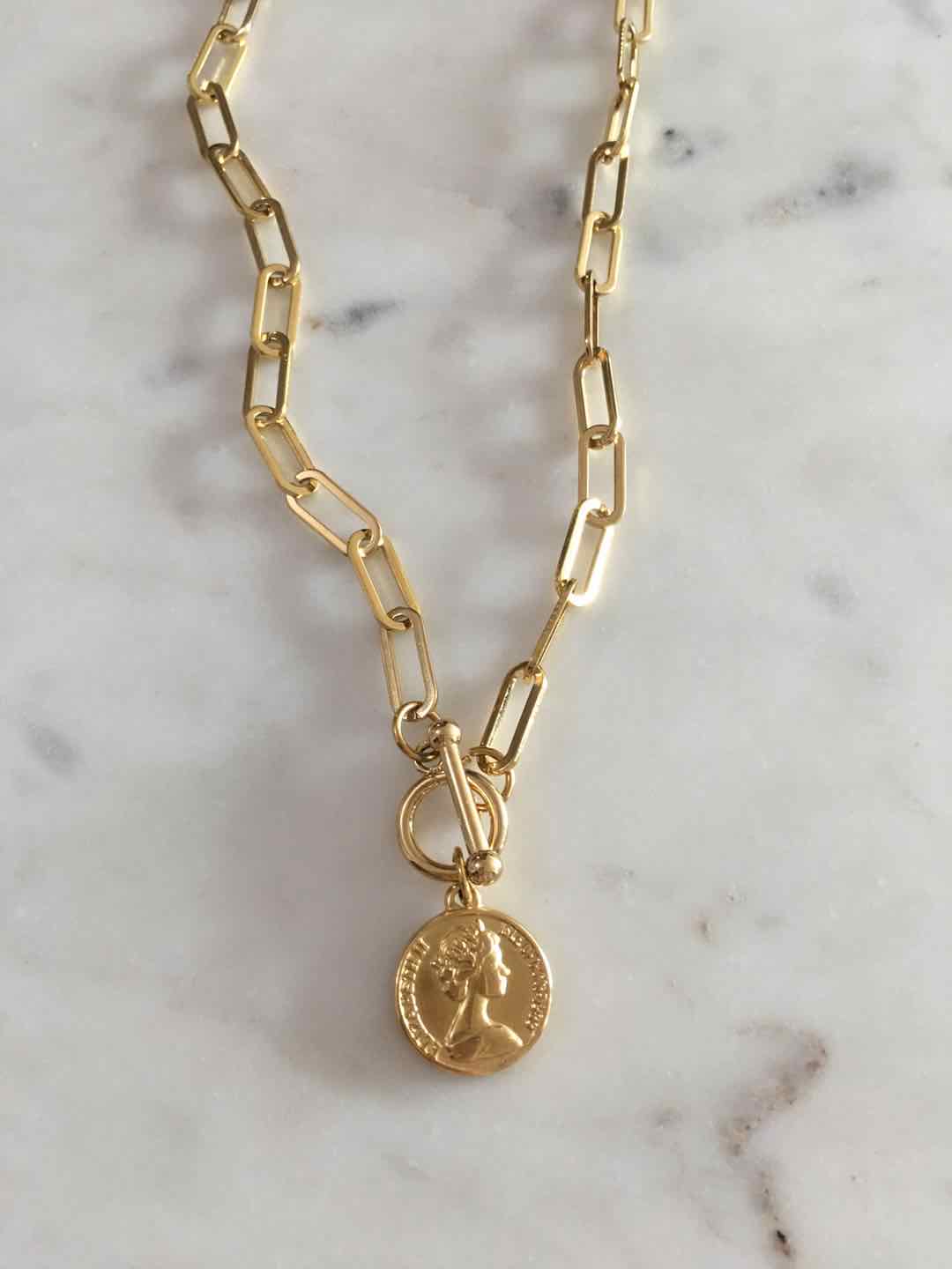 Shiloh chain with coin pendant