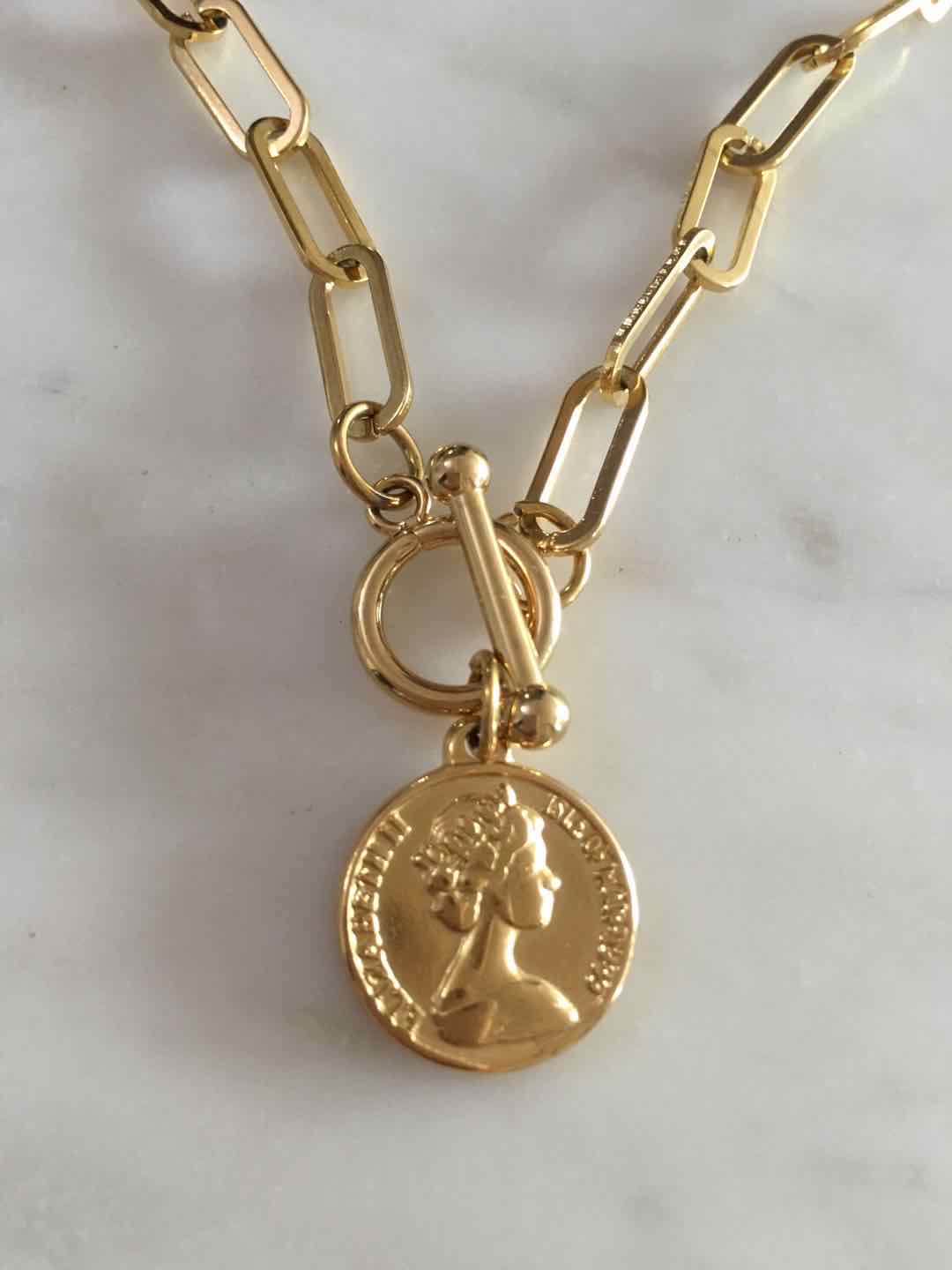 Shiloh chain with coin pendant