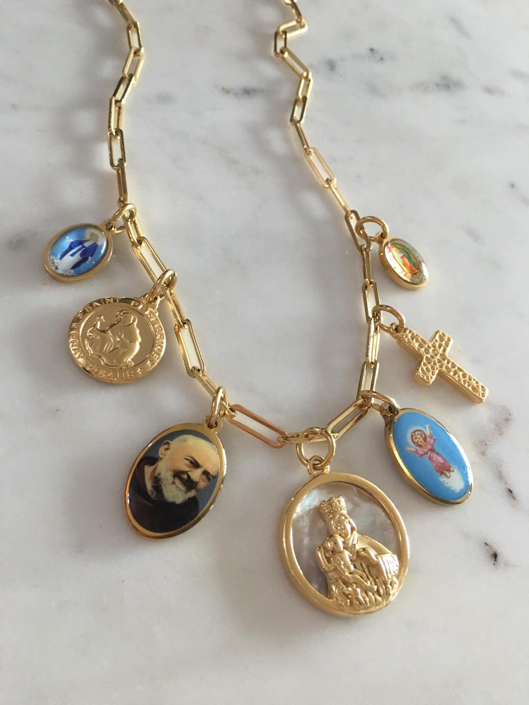 Shiloh chain with 7 religious charms
