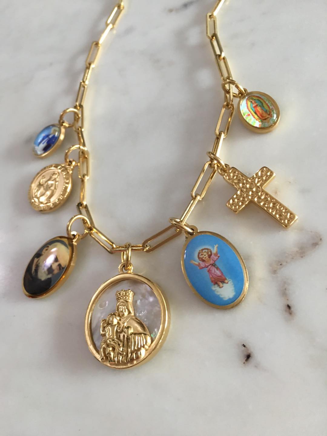 Shiloh chain with 7 religious charms