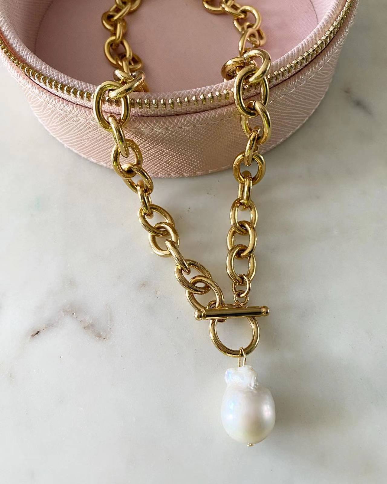 Laura Pearl Necklace