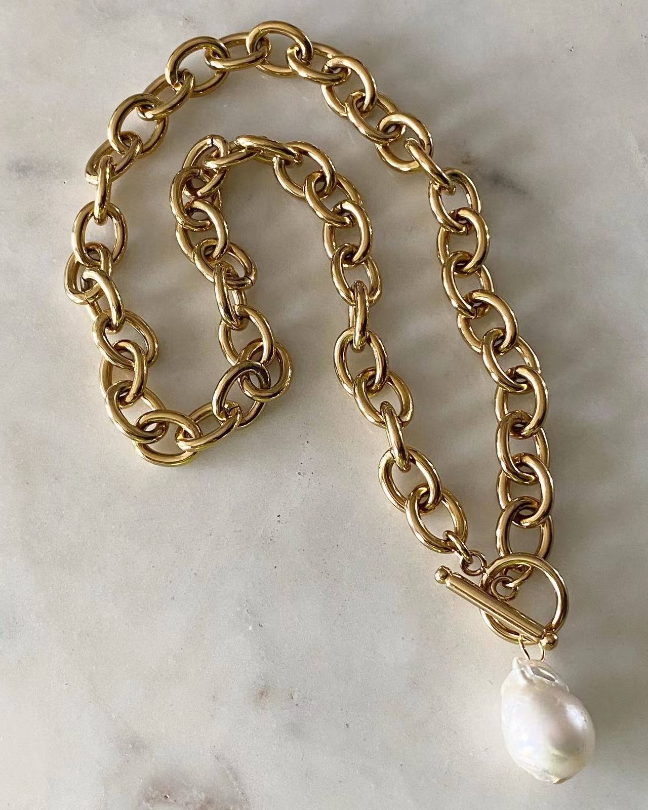 Laura Pearl Necklace