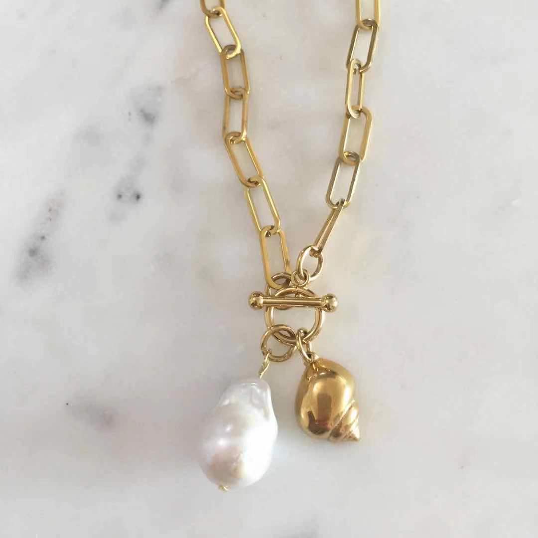 Sea Shell 2 + Baroque Pearl Necklace