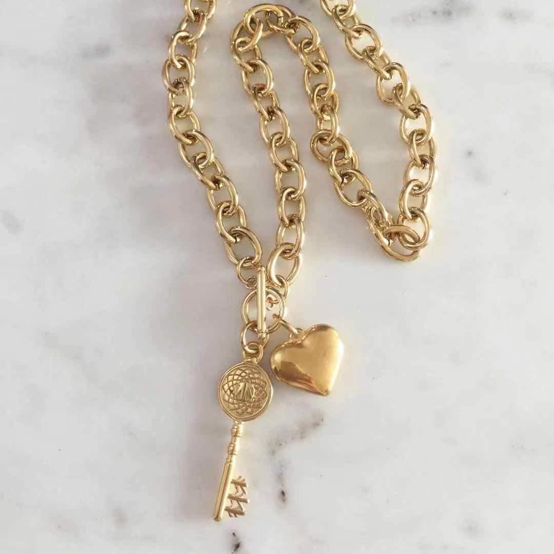 Heart & Key Toggle lock chain necklace.