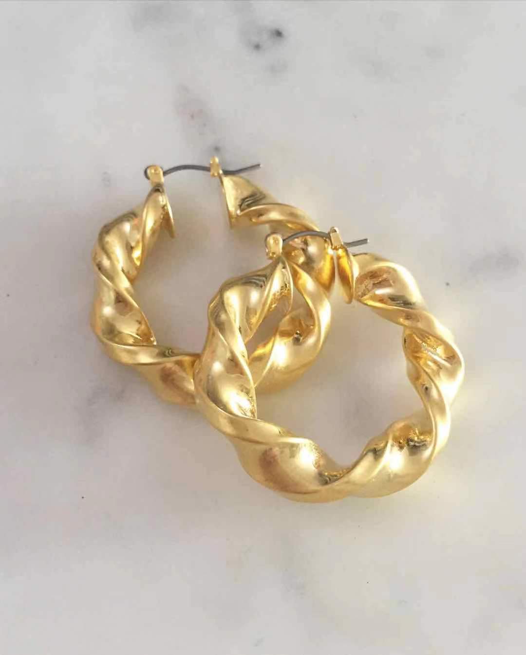 Sorrel swirl hoop earrings