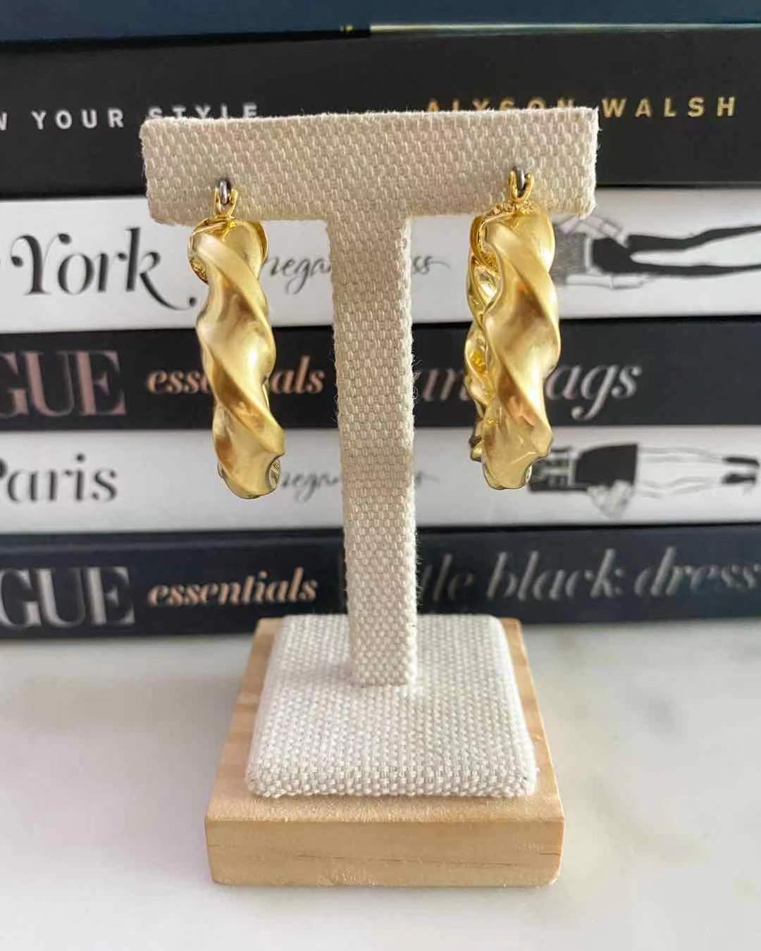 Sorrel swirl hoop earrings