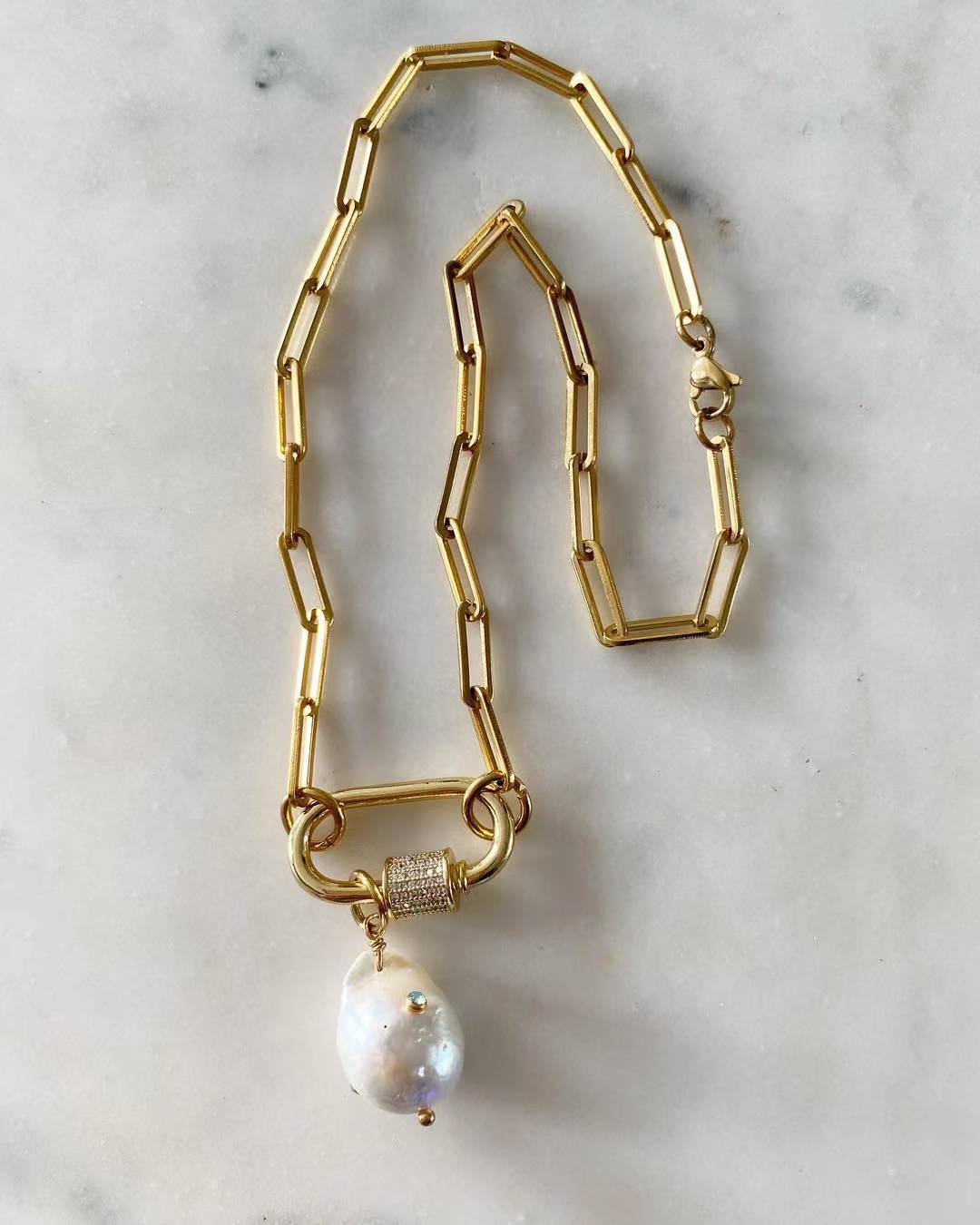 Gold Oval Carabiner With Special Pearl Charm Necklace