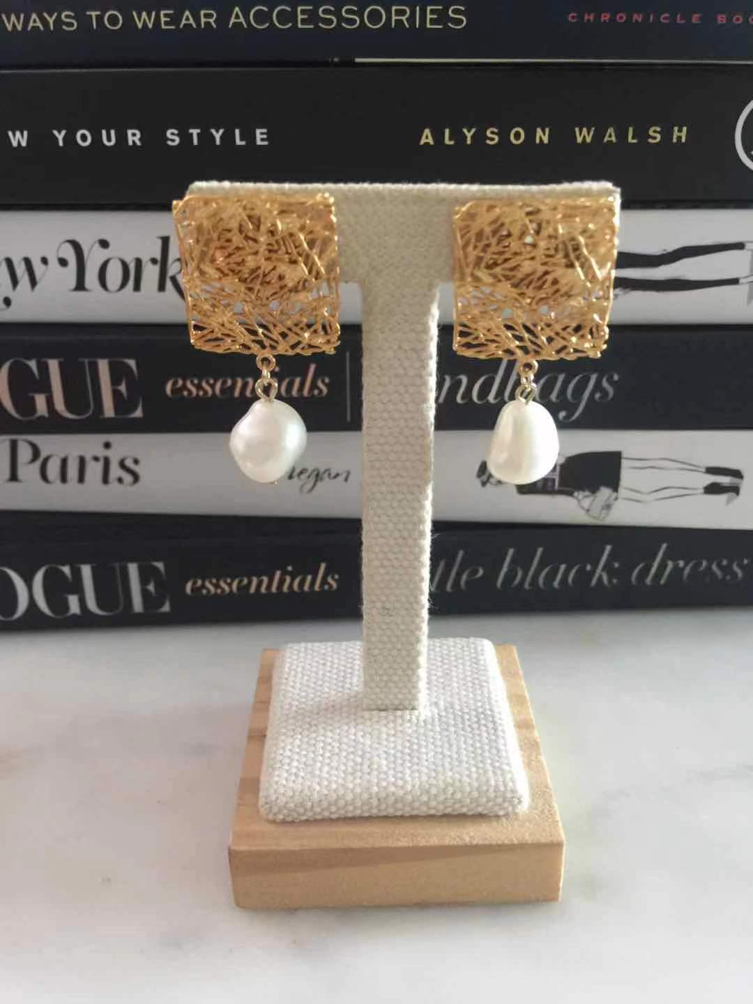 Mesh Pearl Earrings