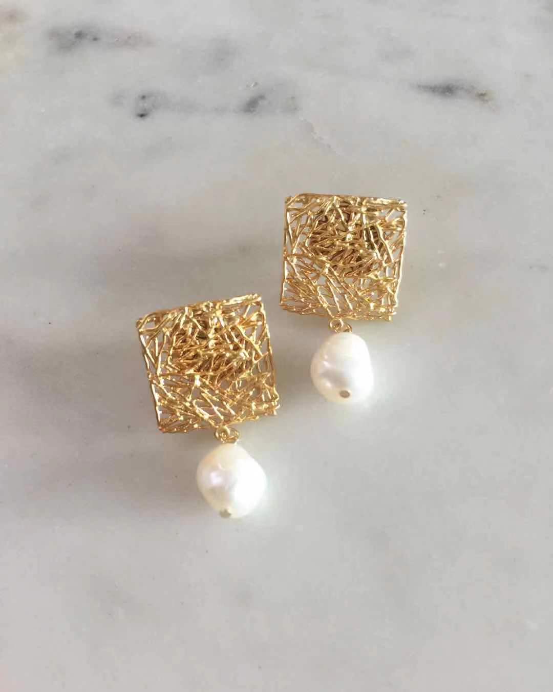 Mesh Pearl Earrings