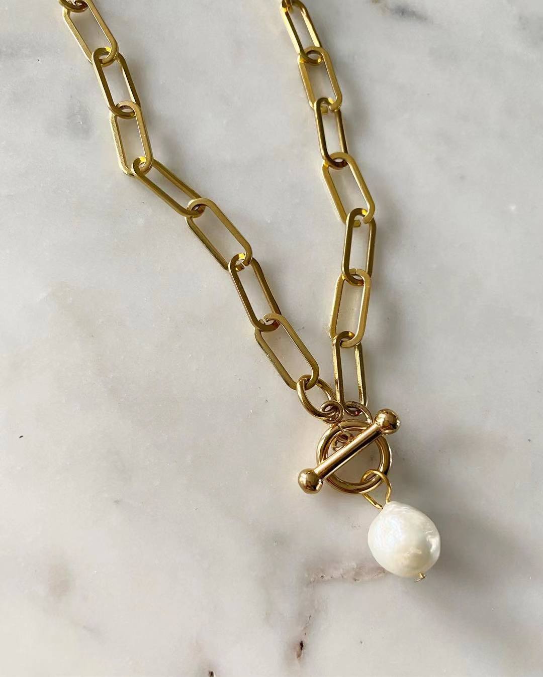 Nikola Pearl Toggle Lock Necklace