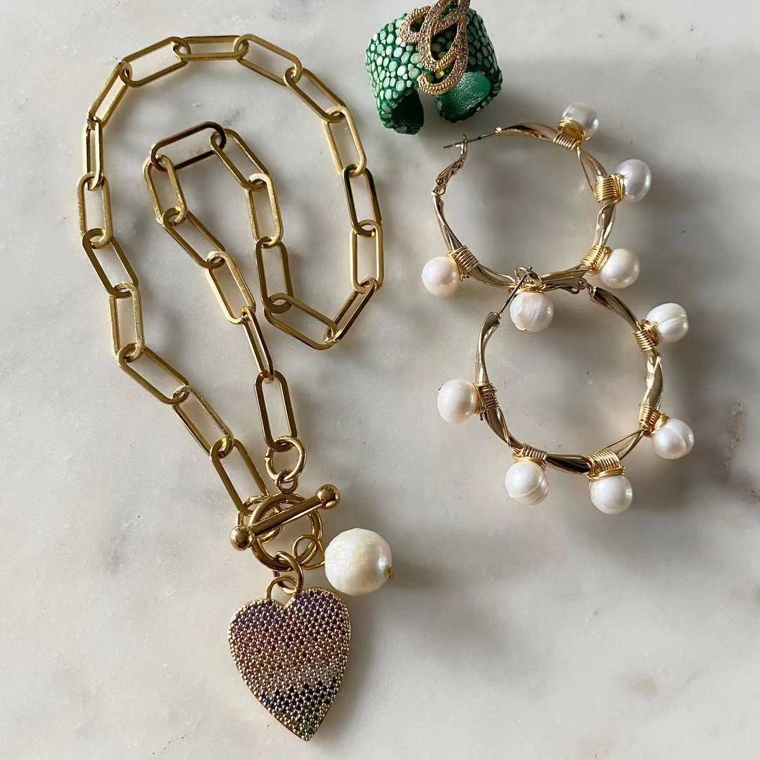 Amore Multicolored Toggle Lock Chain Necklace with Pearl