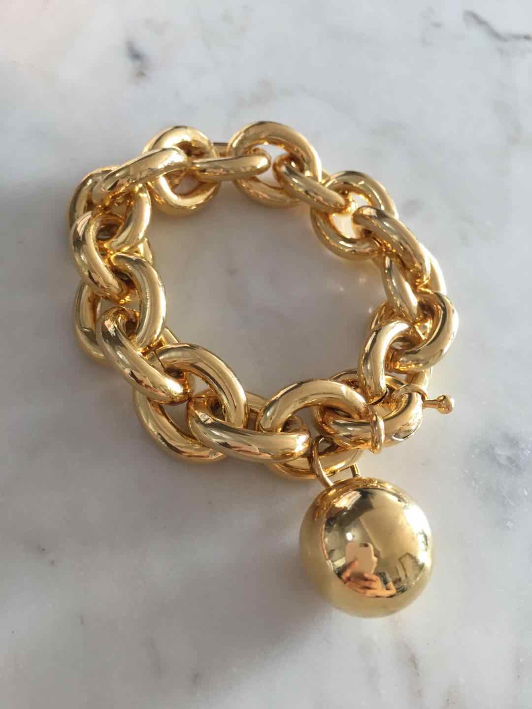 Lega chain with ball charm