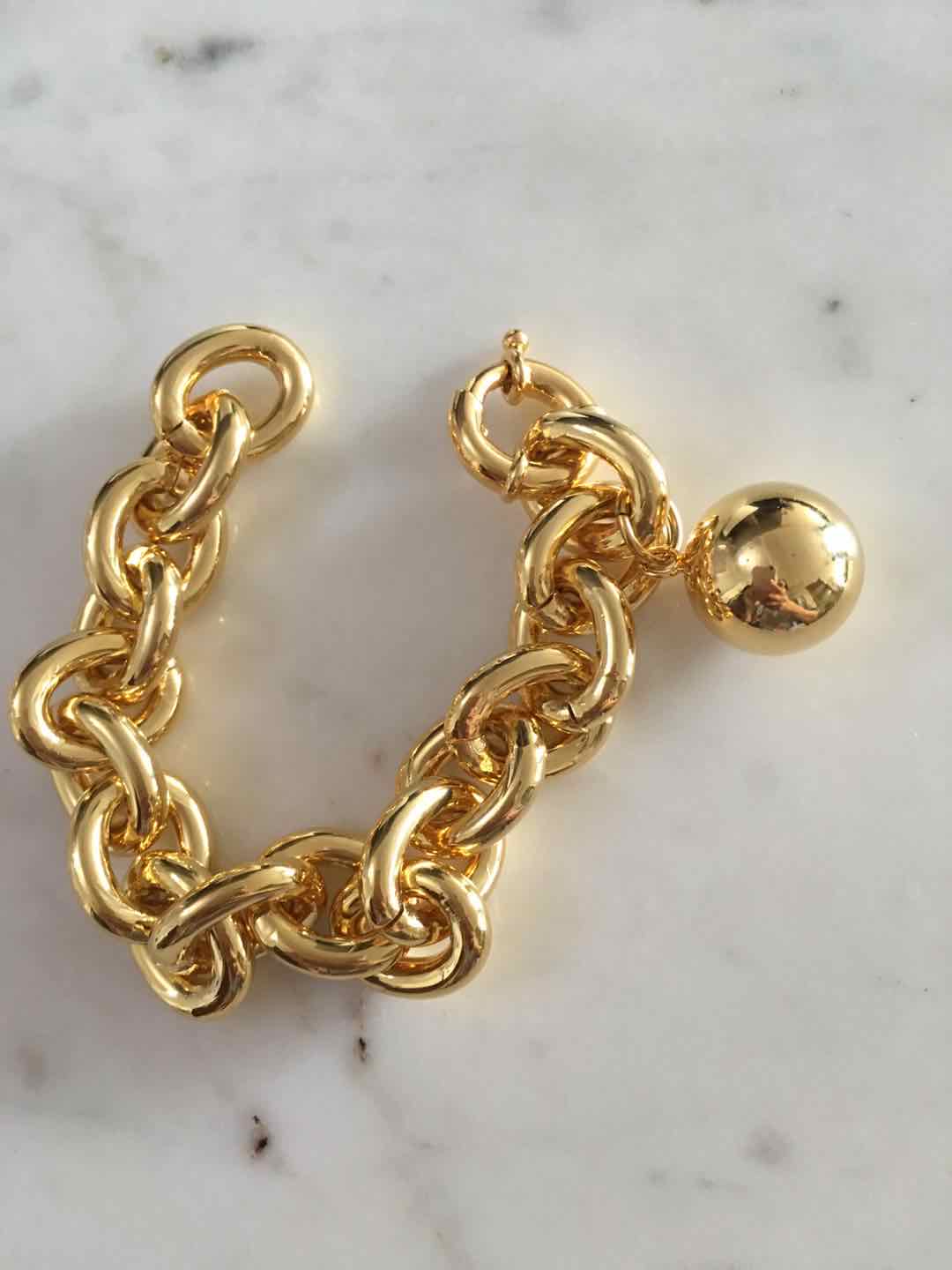 Lega chain with ball charm