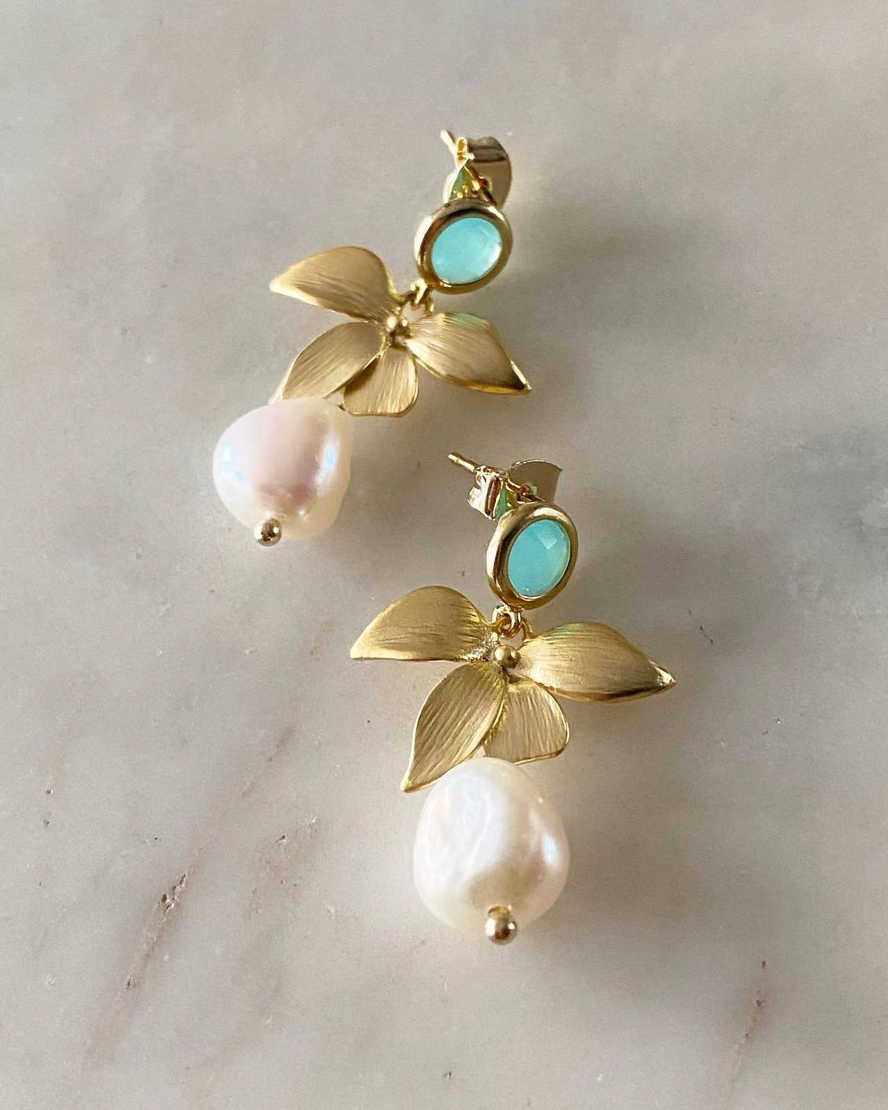Elsie With Pearl Floral Earrings