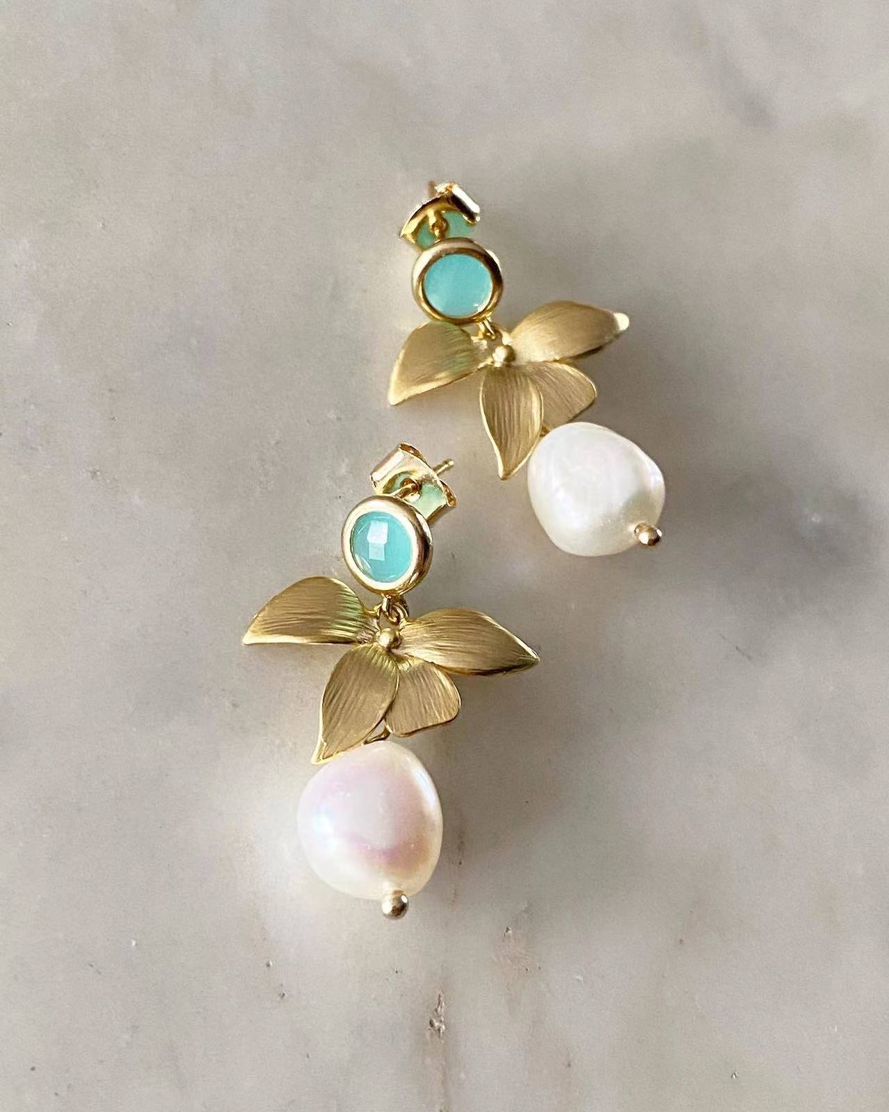 Elsie With Pearl Floral Earrings