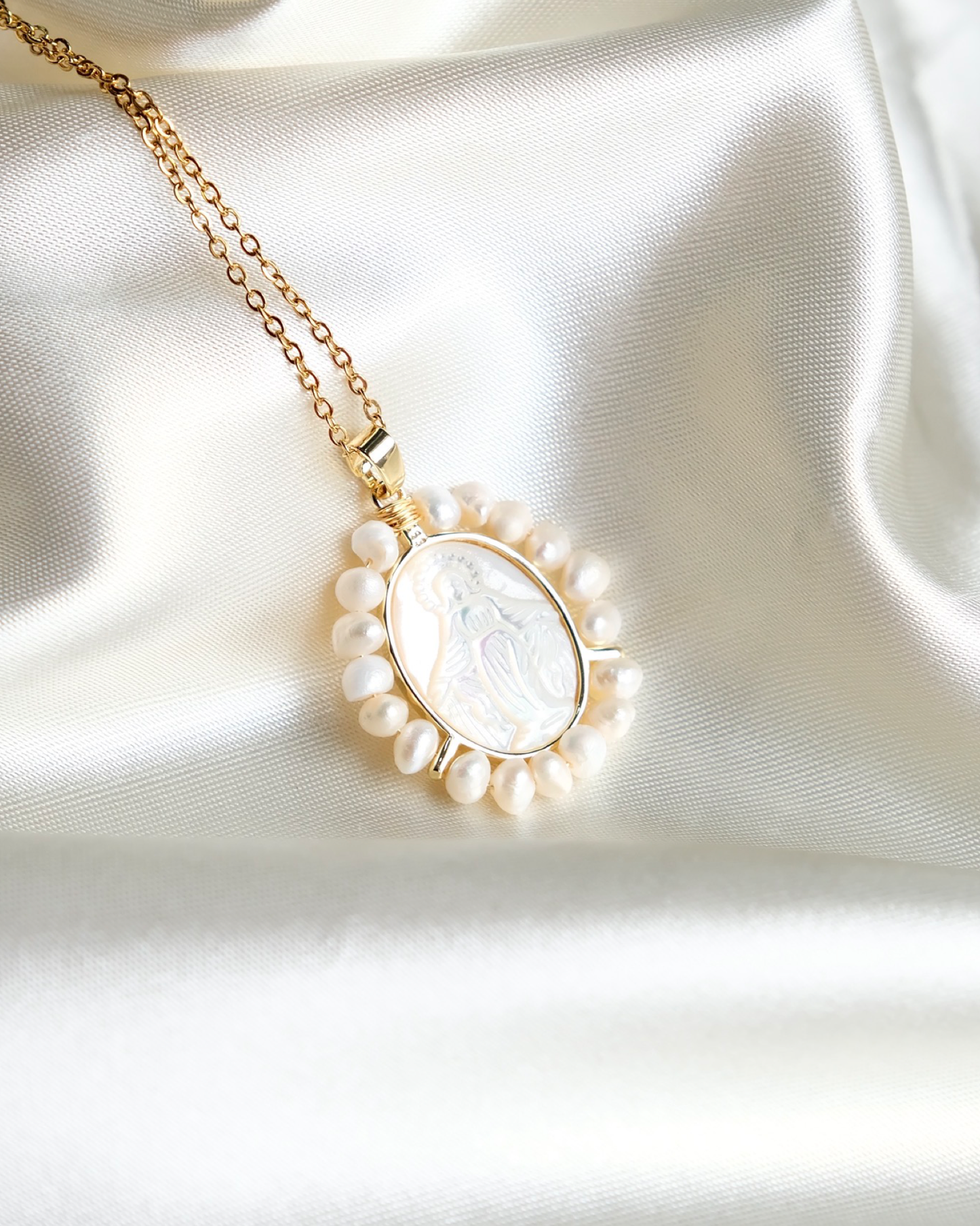 Resin Miraculous Medal with Pearls