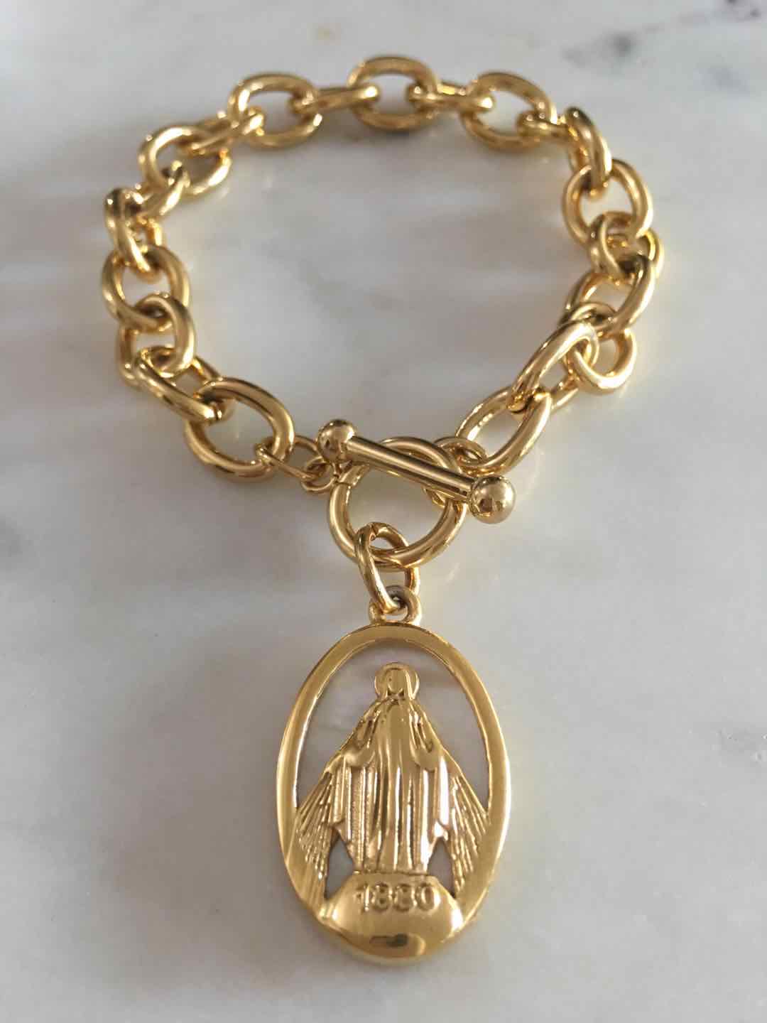 Harper chain with Miraculous Medal charm