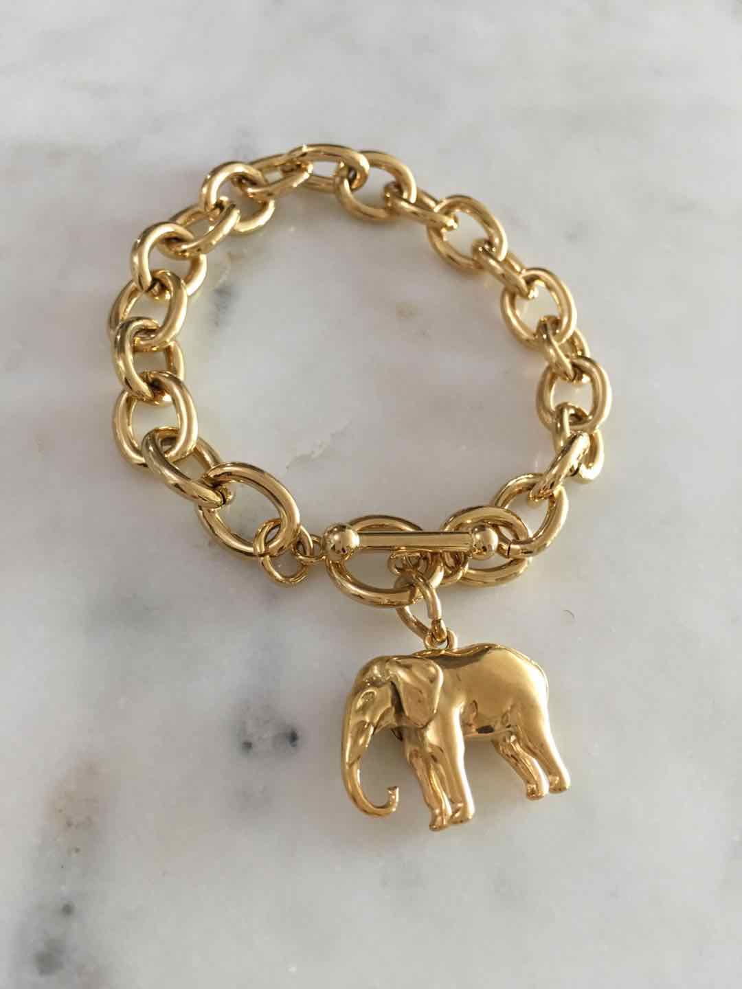 Harper chain with elephant charm