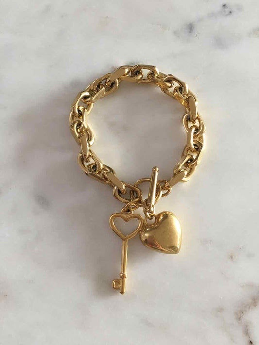 Zoe chain with heart and key charm