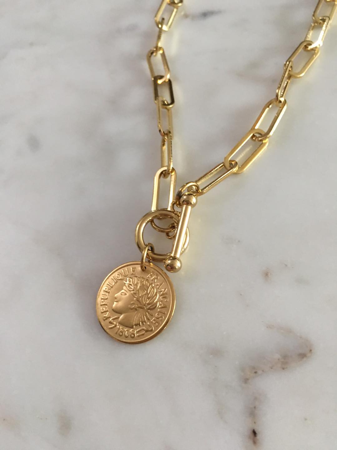 Shiloh chain with coin pendant