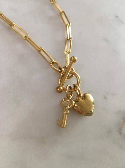Shiloh chain with small key and heart pendant
