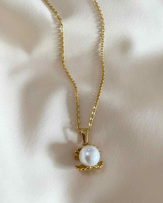 Clam Shell Pearl Necklace
